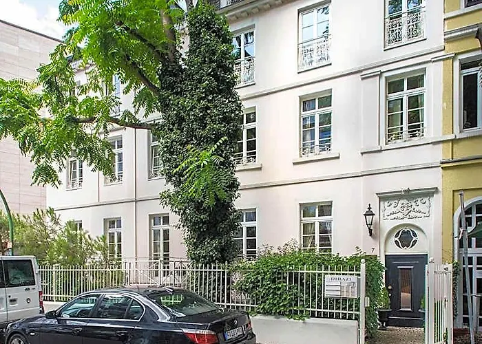 Dirazi & Gmbh Appart hôtel 4*