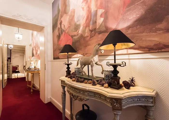 Dirazi & Gmbh Appart hôtel 4*